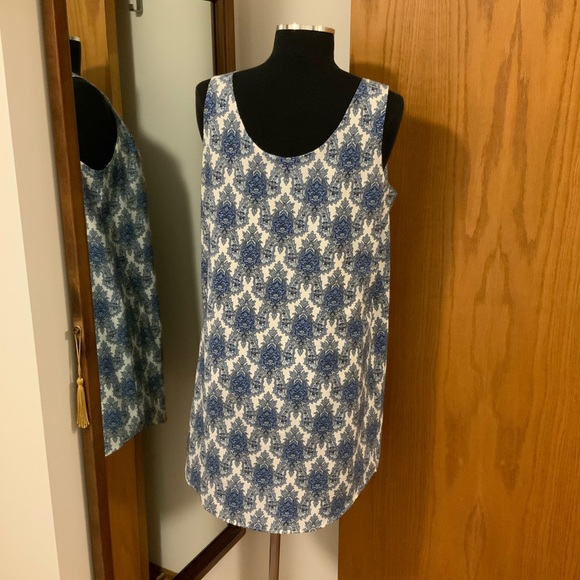 Blue & White Patterned Shift Dress - Picture 2 of 3